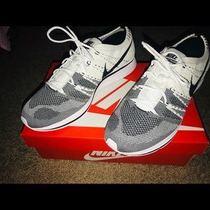 Nike flyknit trainers